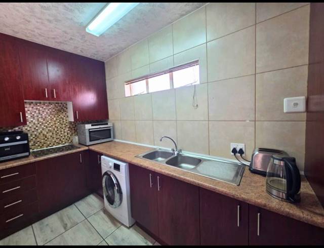 2 BEDROOM APARTMENT FOR SALE IN GLEN MARAIS